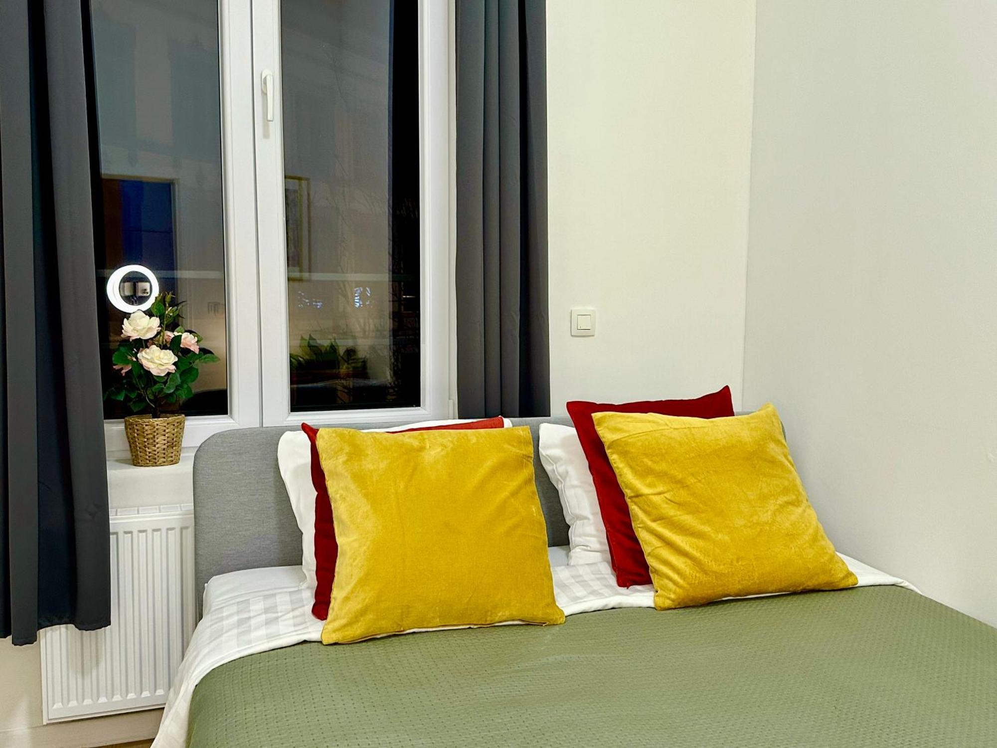 Luxury Suites Mons By Rikas Hotels Bagian luar foto