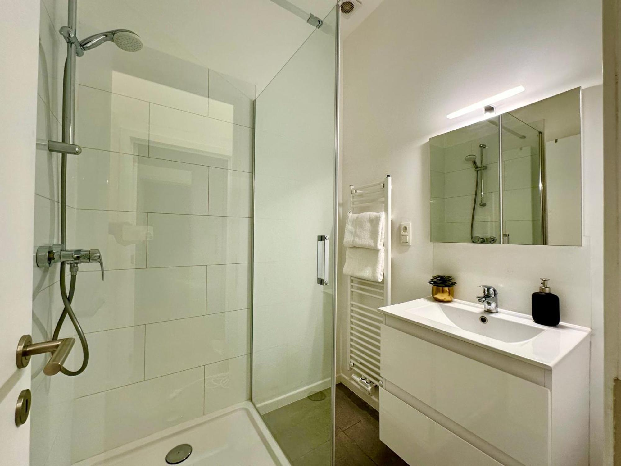 Luxury Suites Mons By Rikas Hotels Bagian luar foto