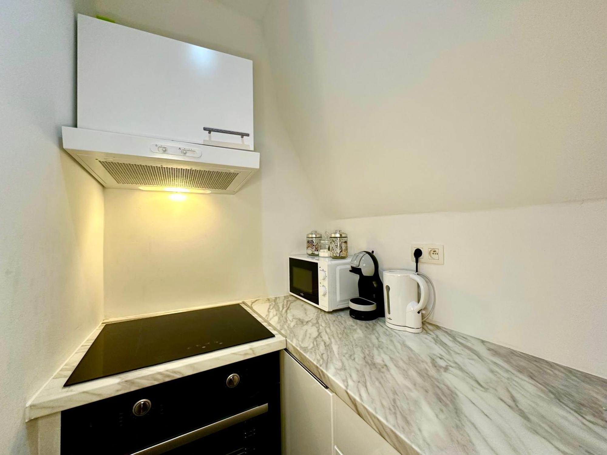 Luxury Suites Mons By Rikas Hotels Bagian luar foto