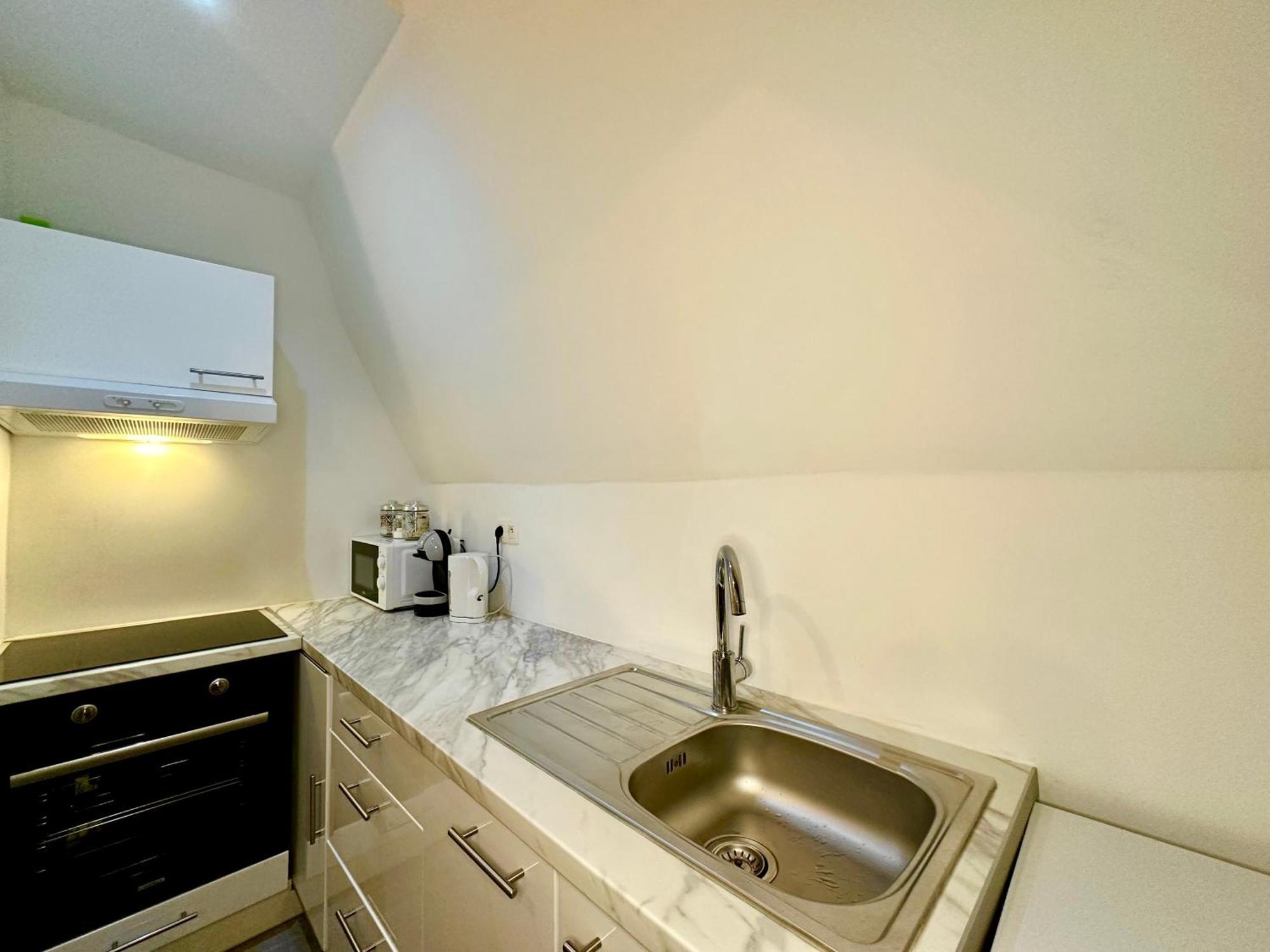 Luxury Suites Mons By Rikas Hotels Bagian luar foto