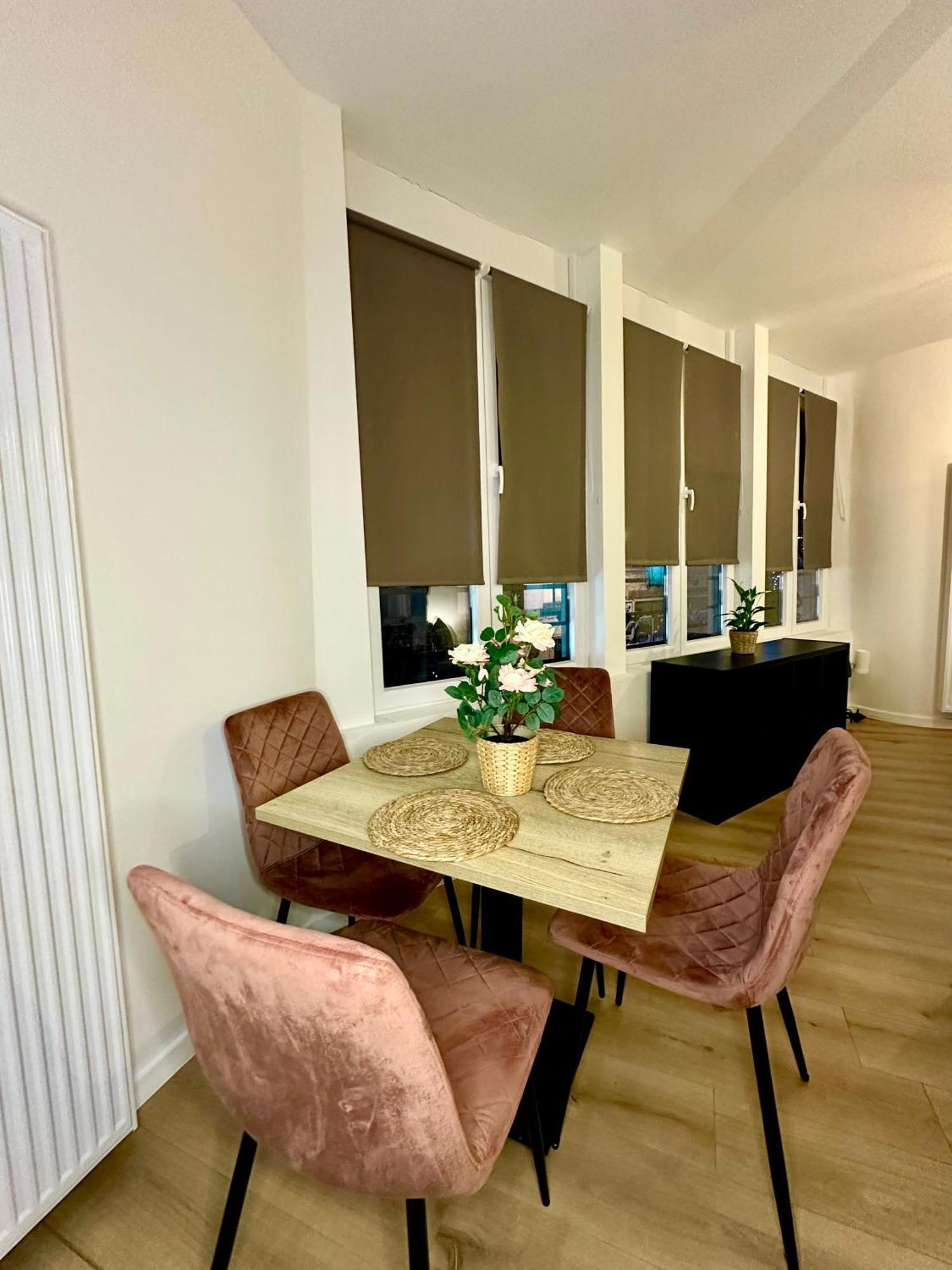 Luxury Suites Mons By Rikas Hotels Bagian luar foto
