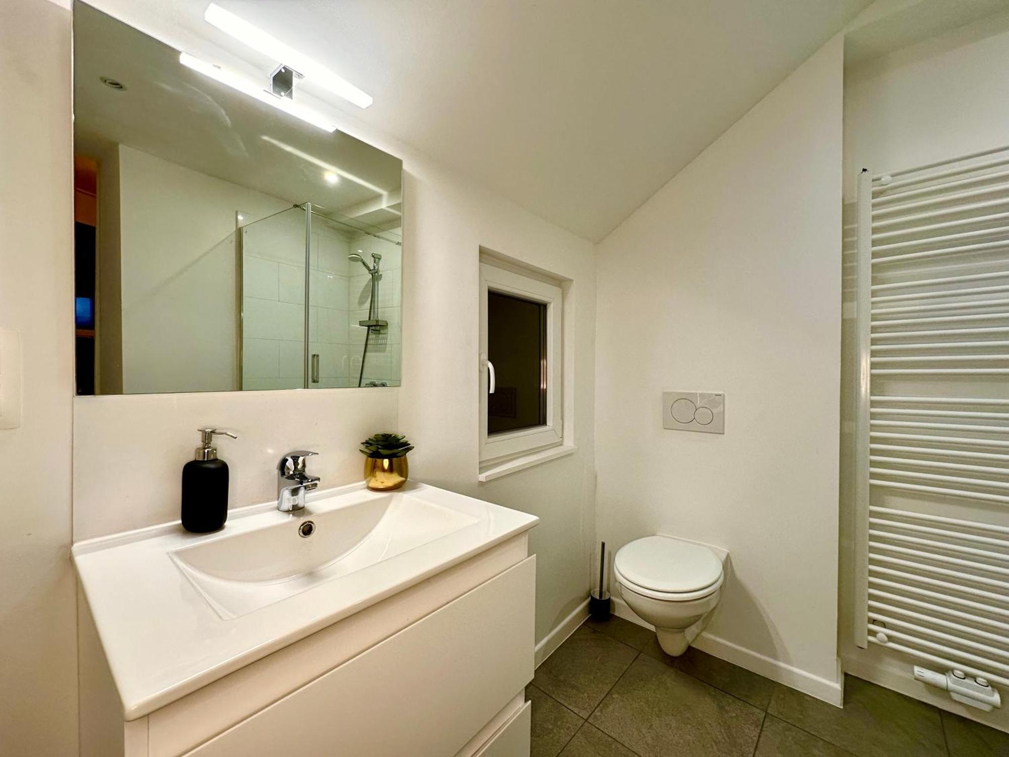 Luxury Suites Mons By Rikas Hotels Bagian luar foto