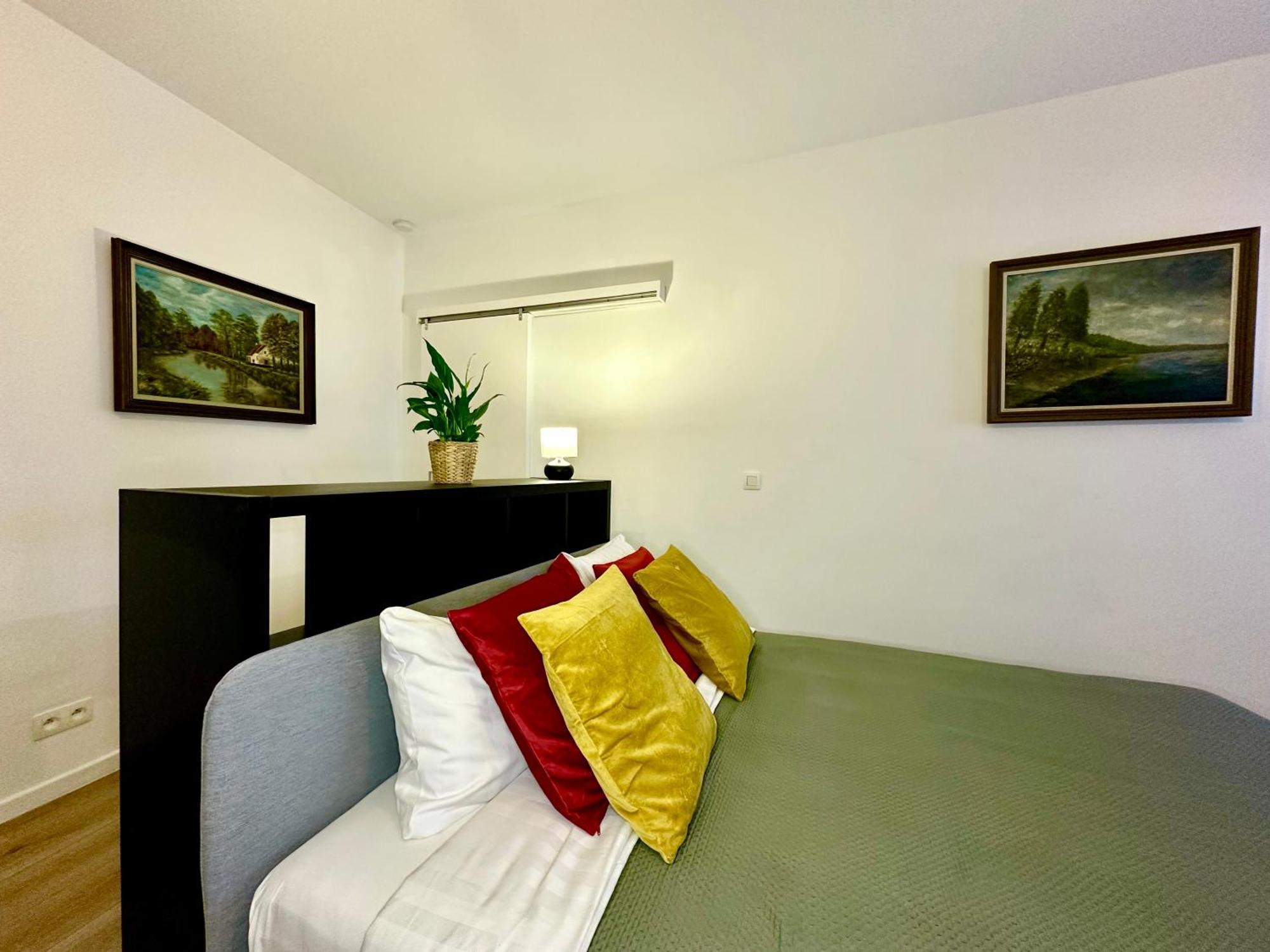 Luxury Suites Mons By Rikas Hotels Bagian luar foto